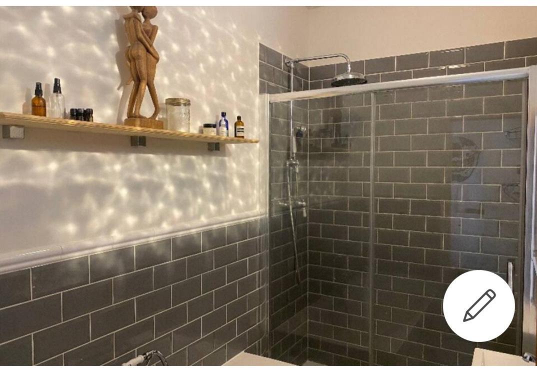 Spacious In A Tranquil , Comfortable City Brighton